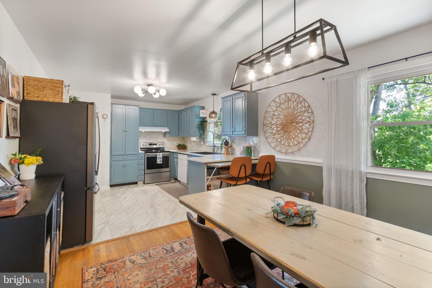 702 SPRING VALLEY DR, FREDERICKSBURG, Virginia 22405, 5 Bedrooms Bedrooms, ,3 BathroomsBathrooms,Residential,For sale,702 SPRING VALLEY DR,VAST2038254 MLS # VAST2038254