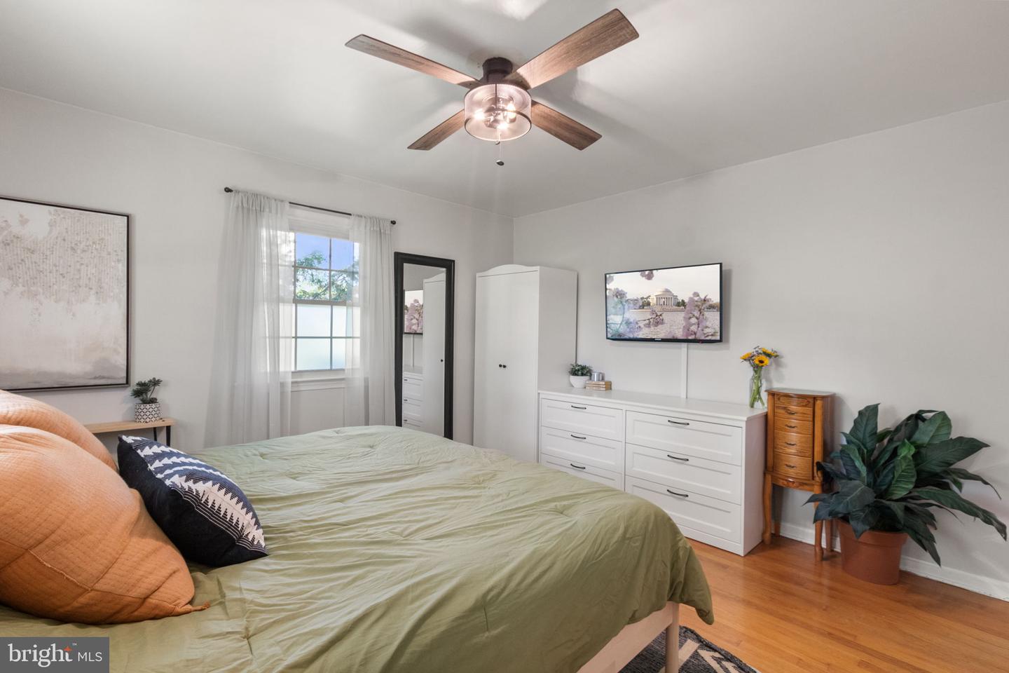 702 SPRING VALLEY DR, FREDERICKSBURG, Virginia 22405, 5 Bedrooms Bedrooms, ,3 BathroomsBathrooms,Residential,For sale,702 SPRING VALLEY DR,VAST2038254 MLS # VAST2038254
