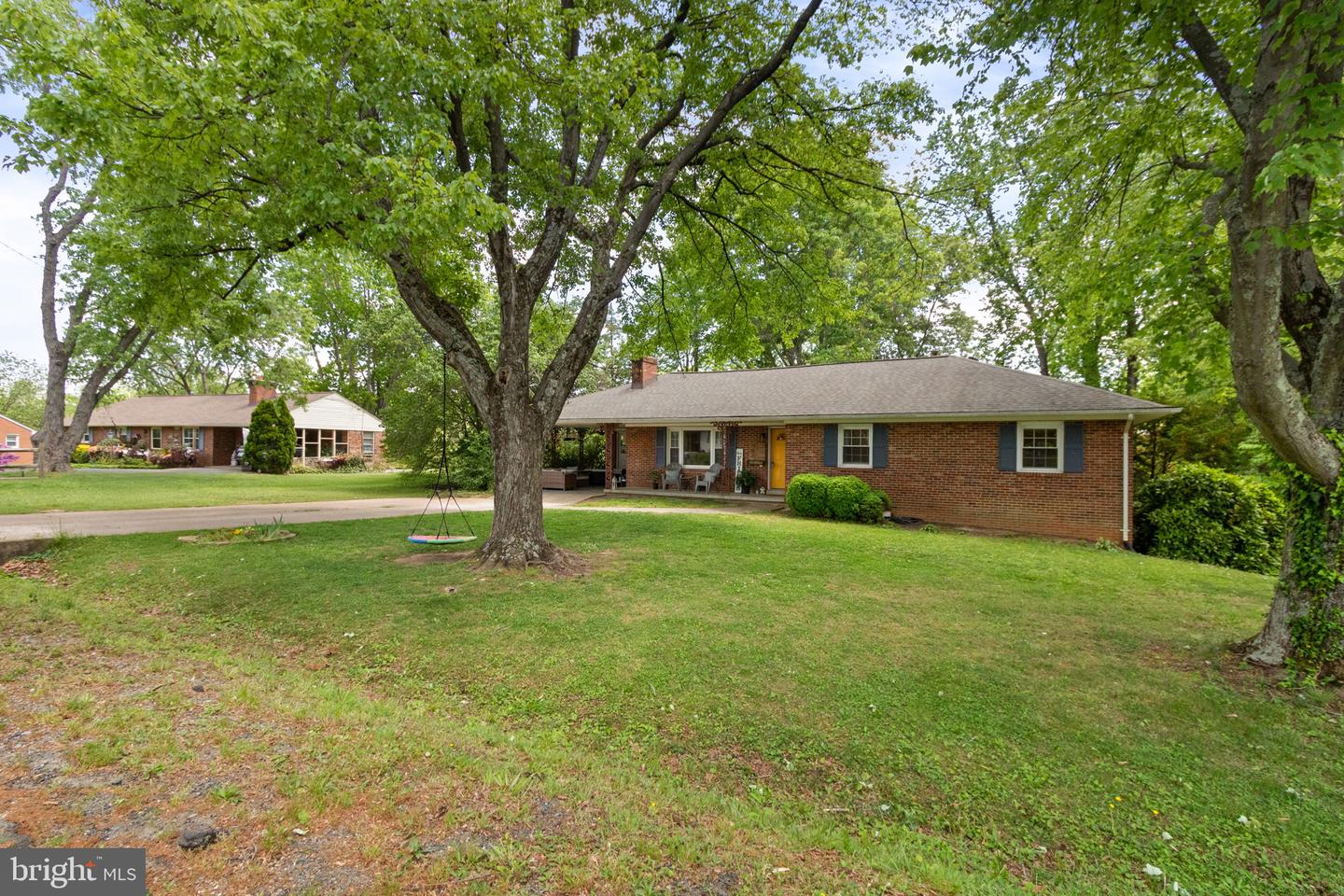702 SPRING VALLEY DR, FREDERICKSBURG, Virginia 22405, 5 Bedrooms Bedrooms, ,3 BathroomsBathrooms,Residential,For sale,702 SPRING VALLEY DR,VAST2038254 MLS # VAST2038254