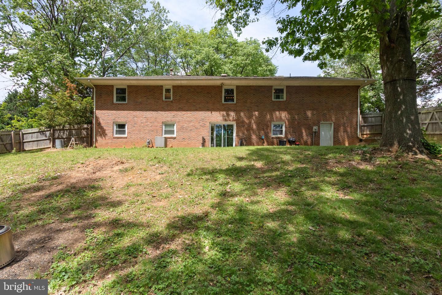 702 SPRING VALLEY DR, FREDERICKSBURG, Virginia 22405, 5 Bedrooms Bedrooms, ,3 BathroomsBathrooms,Residential,For sale,702 SPRING VALLEY DR,VAST2038254 MLS # VAST2038254