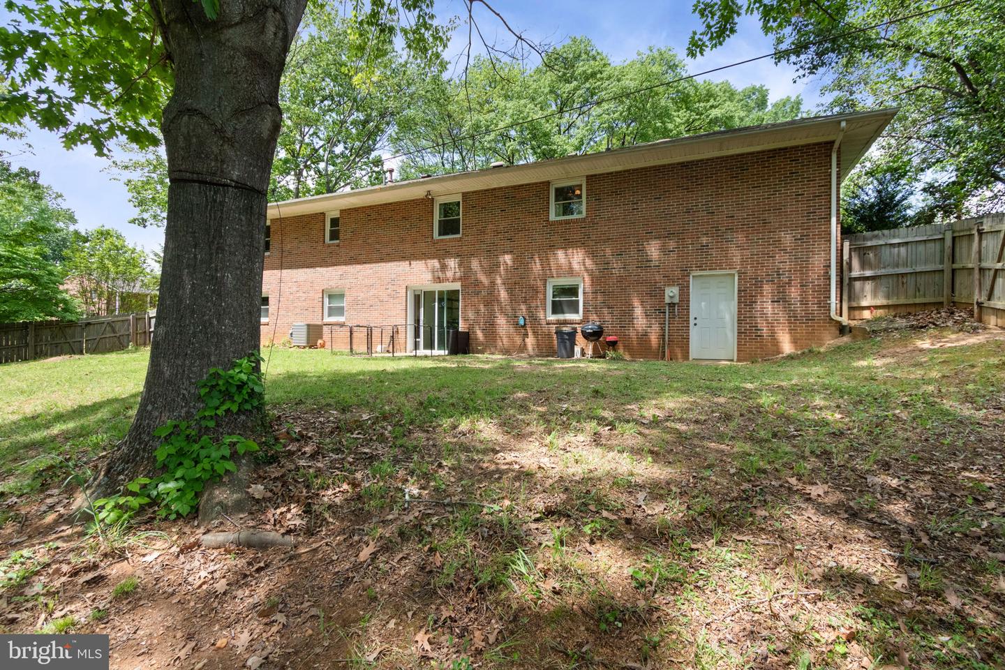 702 SPRING VALLEY DR, FREDERICKSBURG, Virginia 22405, 5 Bedrooms Bedrooms, ,3 BathroomsBathrooms,Residential,For sale,702 SPRING VALLEY DR,VAST2038254 MLS # VAST2038254