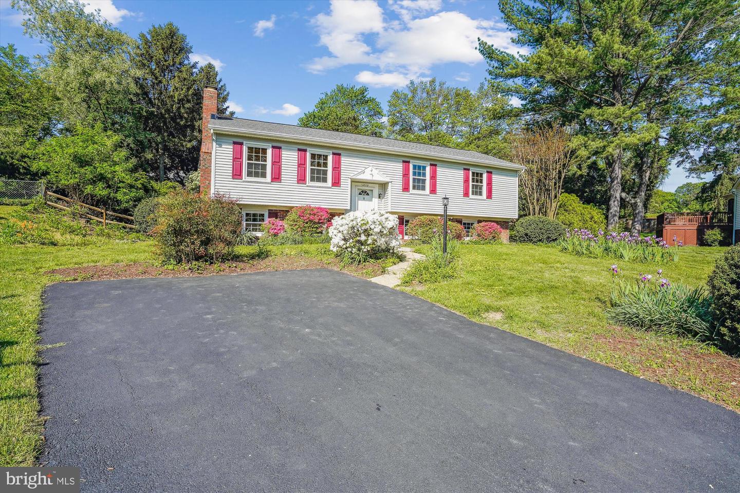 4509 DARTMOOR LN, ALEXANDRIA, Virginia 22310, 4 Bedrooms Bedrooms, ,3 BathroomsBathrooms,Residential,For sale,4509 DARTMOOR LN,VAFX2237044 MLS # VAFX2237044