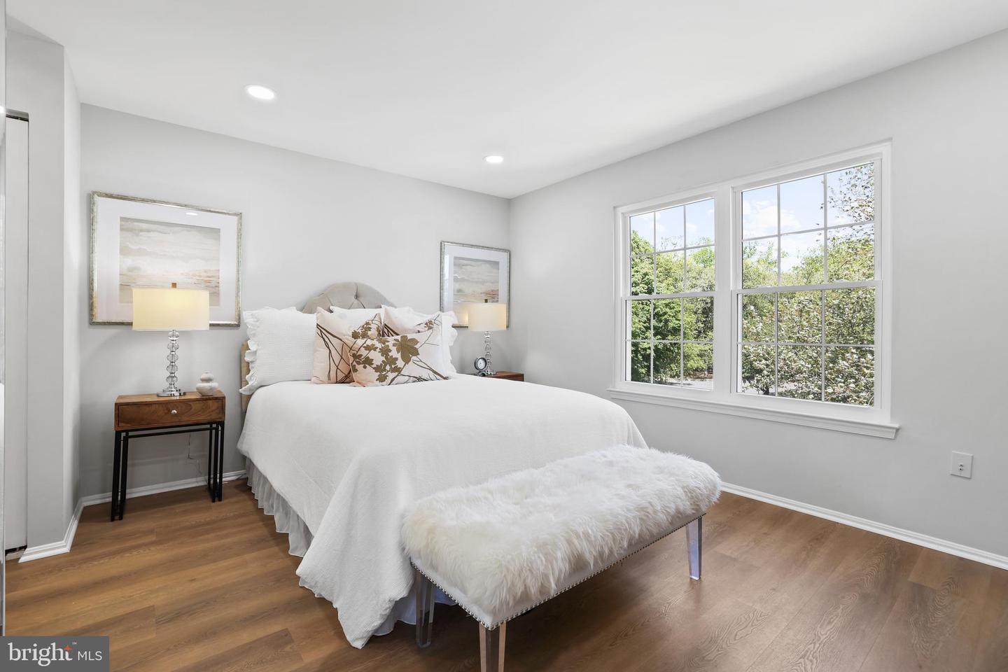 7753 INVERSHAM DR #226, FALLS CHURCH, Virginia 22042, 3 Bedrooms Bedrooms, ,2 BathroomsBathrooms,Residential,For sale,7753 INVERSHAM DR #226,VAFX2237046 MLS # VAFX2237046