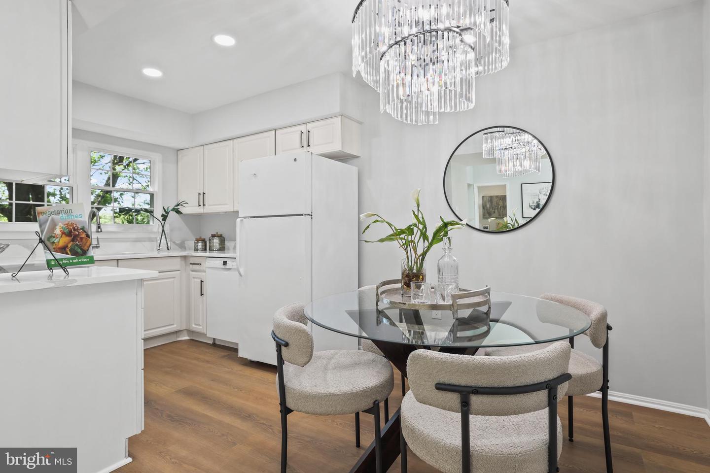 7753 INVERSHAM DR #226, FALLS CHURCH, Virginia 22042, 3 Bedrooms Bedrooms, ,2 BathroomsBathrooms,Residential,For sale,7753 INVERSHAM DR #226,VAFX2237046 MLS # VAFX2237046
