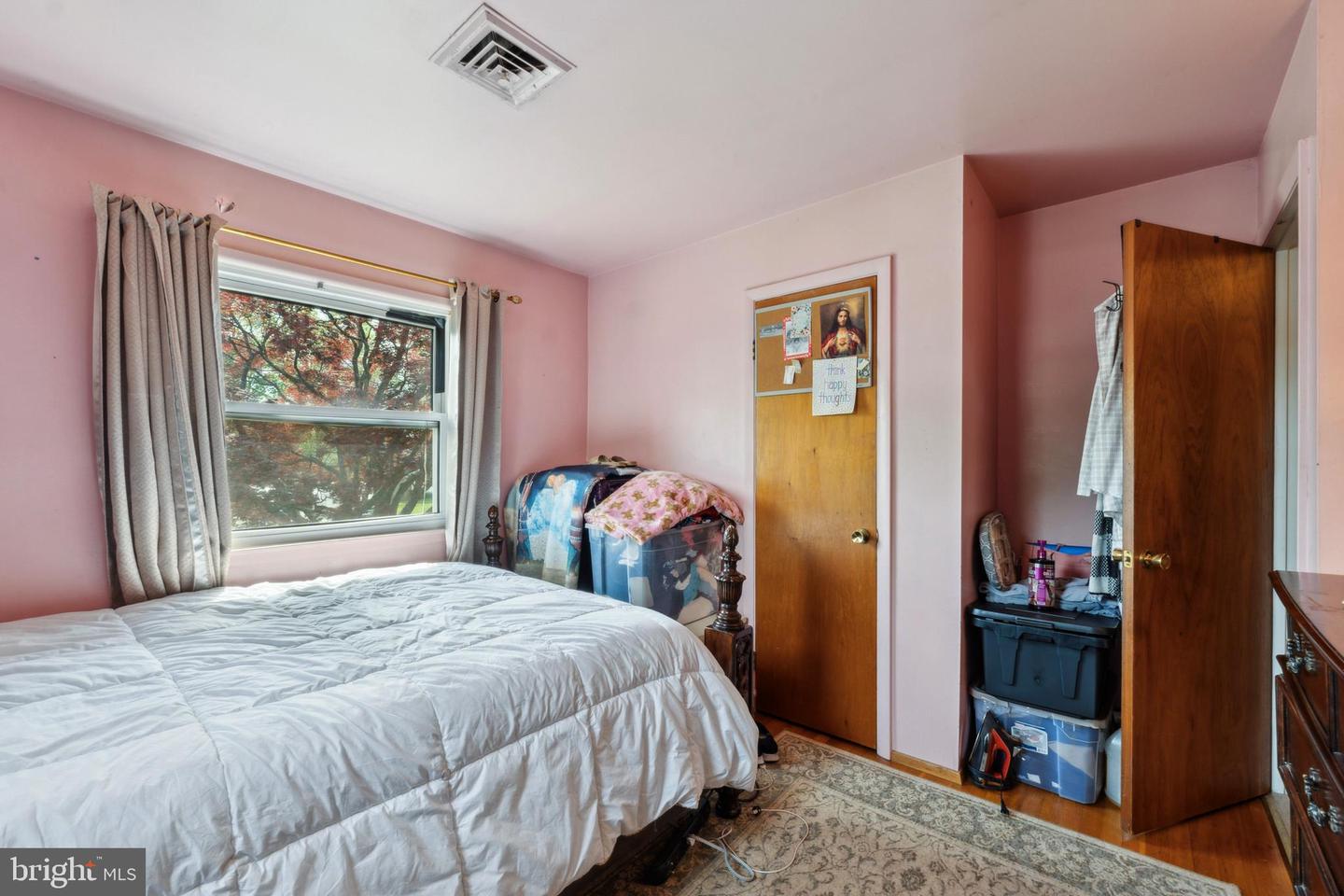 7904 CLIFTON ST, MANASSAS, Virginia 20109, 5 Bedrooms Bedrooms, ,3 BathroomsBathrooms,Residential,For sale,7904 CLIFTON ST,VAPW2093330 MLS # VAPW2093330
