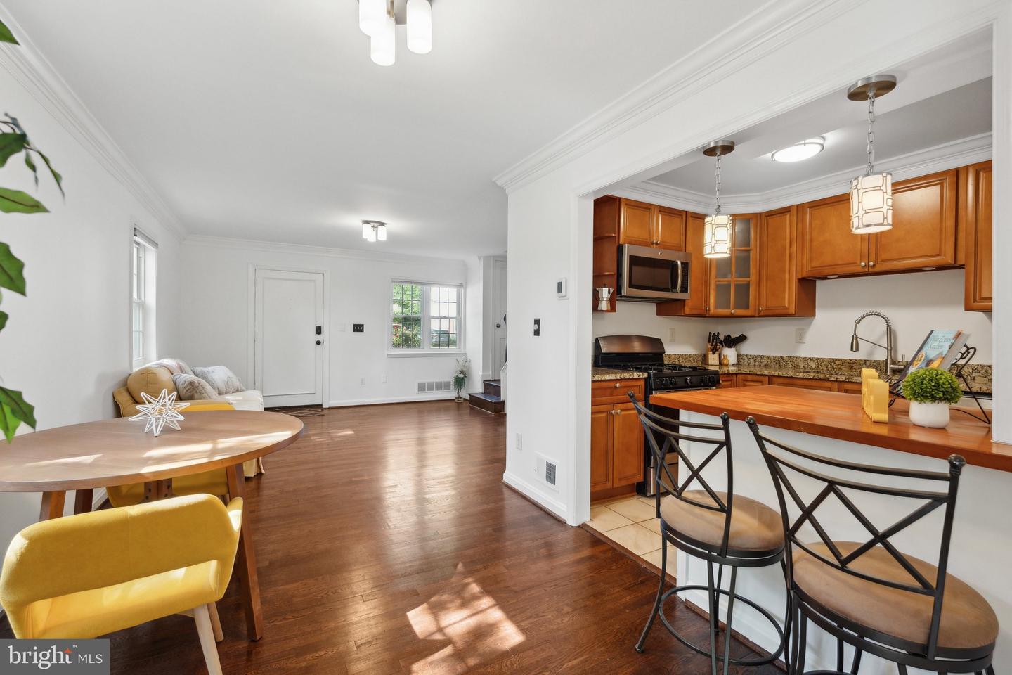 2304 RIVERVIEW TER, ALEXANDRIA, Virginia 22303, 3 Bedrooms Bedrooms, ,3 BathroomsBathrooms,Residential,For sale,2304 RIVERVIEW TER,VAFX2237128 MLS # VAFX2237128