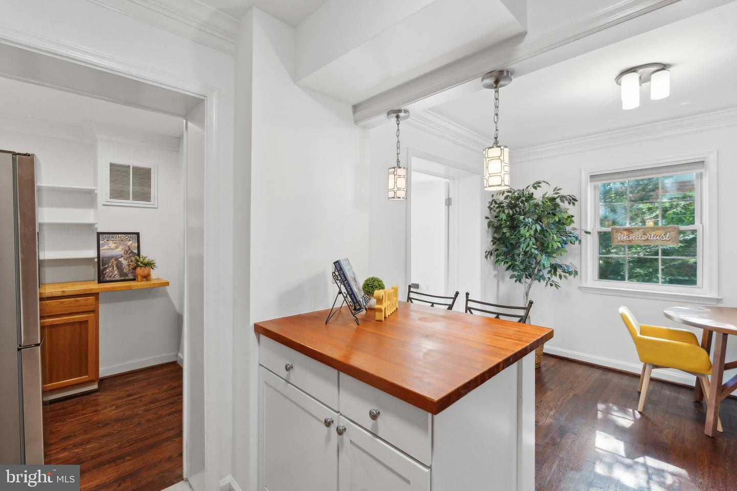 2304 RIVERVIEW TER, ALEXANDRIA, Virginia 22303, 3 Bedrooms Bedrooms, ,3 BathroomsBathrooms,Residential,For sale,2304 RIVERVIEW TER,VAFX2237128 MLS # VAFX2237128