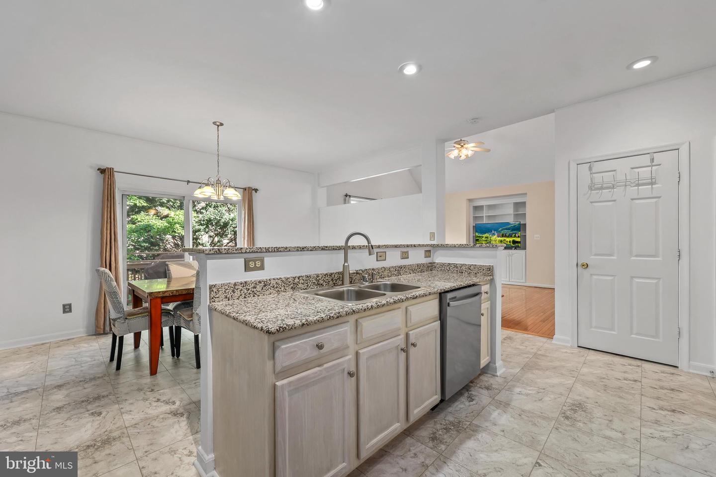 6010 HONNICUT DR, CENTREVILLE, Virginia 20121, 4 Bedrooms Bedrooms, ,3 BathroomsBathrooms,Residential,For sale,6010 HONNICUT DR,VAFX2237138 MLS # VAFX2237138