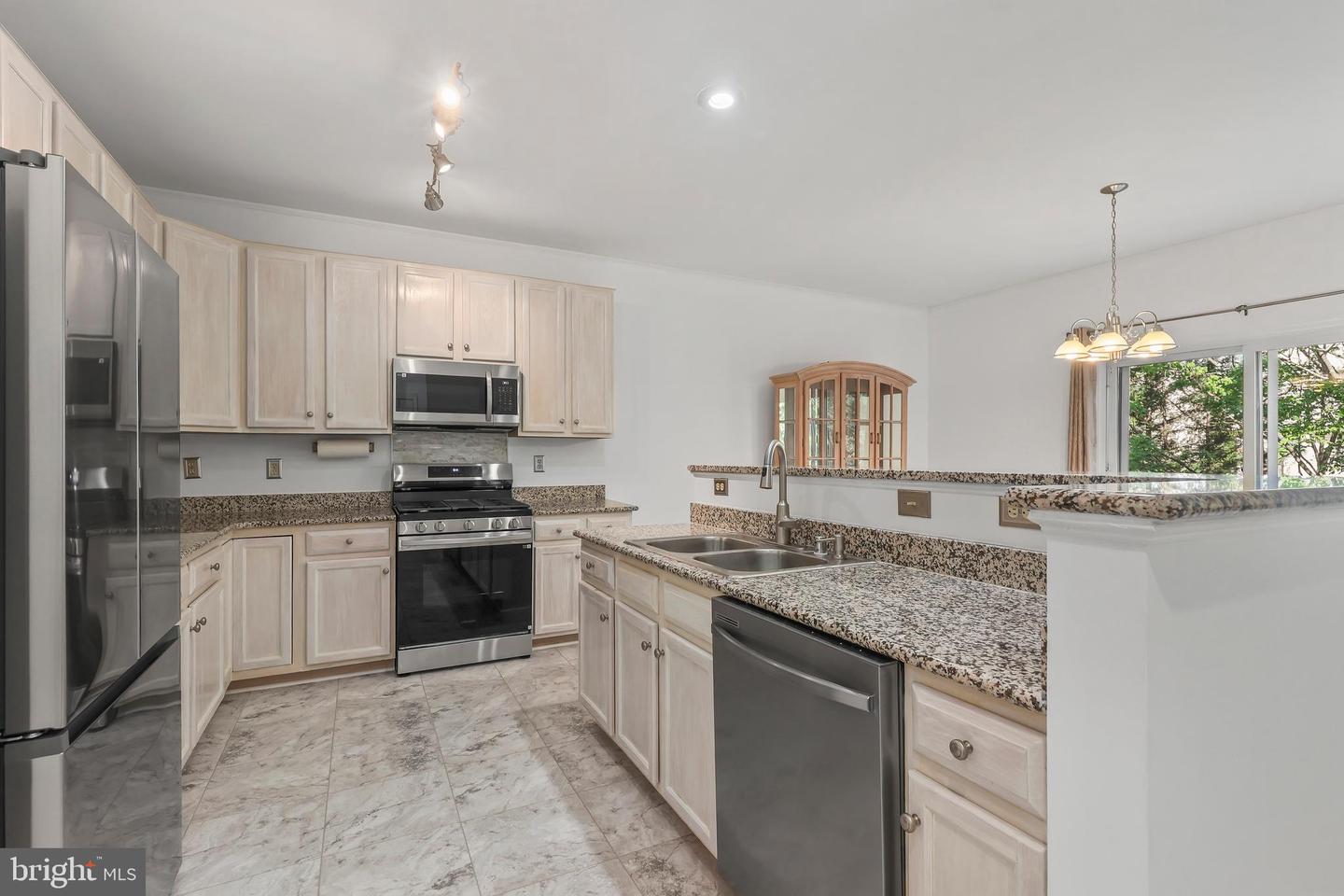 6010 HONNICUT DR, CENTREVILLE, Virginia 20121, 4 Bedrooms Bedrooms, ,3 BathroomsBathrooms,Residential,For sale,6010 HONNICUT DR,VAFX2237138 MLS # VAFX2237138