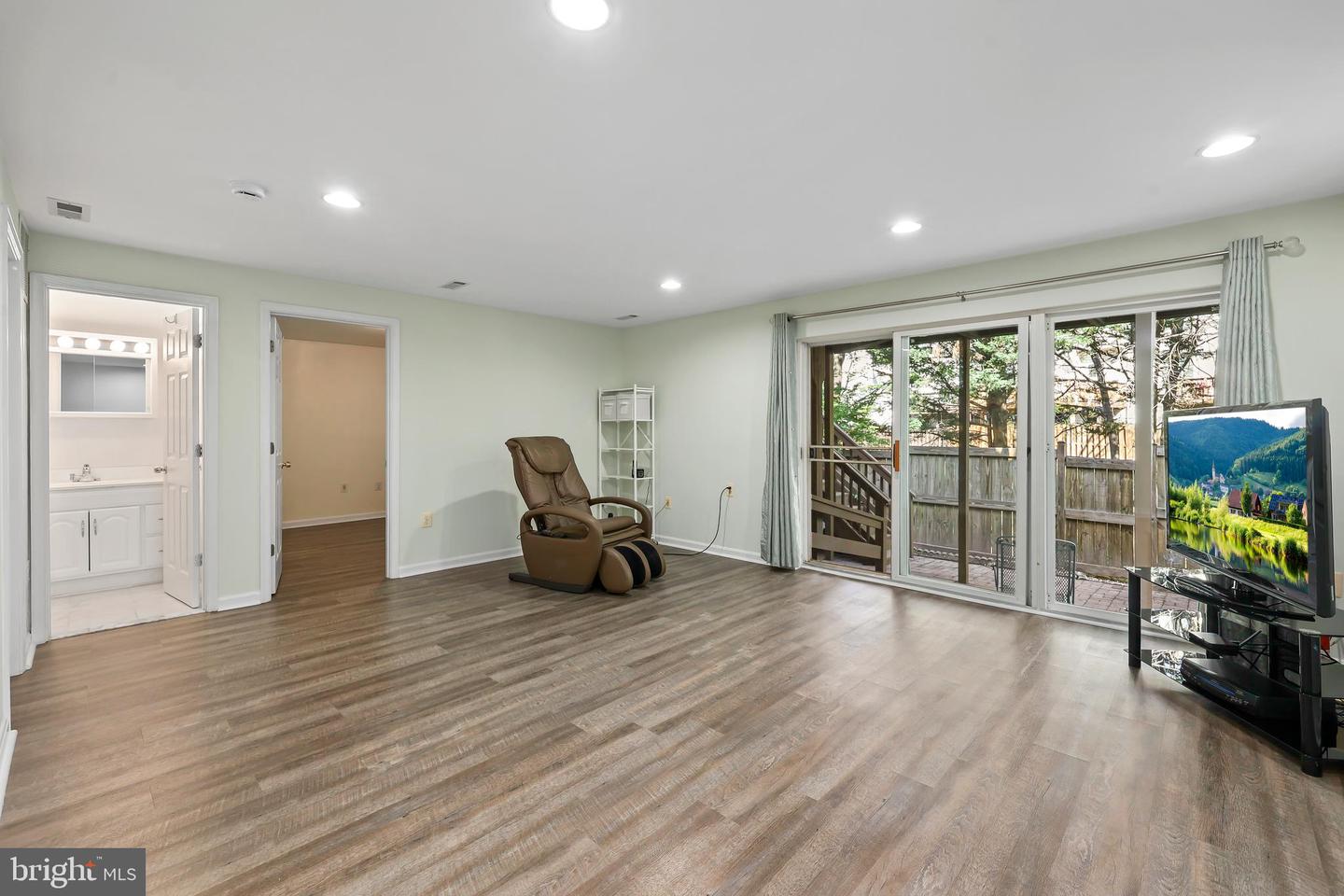 6010 HONNICUT DR, CENTREVILLE, Virginia 20121, 4 Bedrooms Bedrooms, ,3 BathroomsBathrooms,Residential,For sale,6010 HONNICUT DR,VAFX2237138 MLS # VAFX2237138