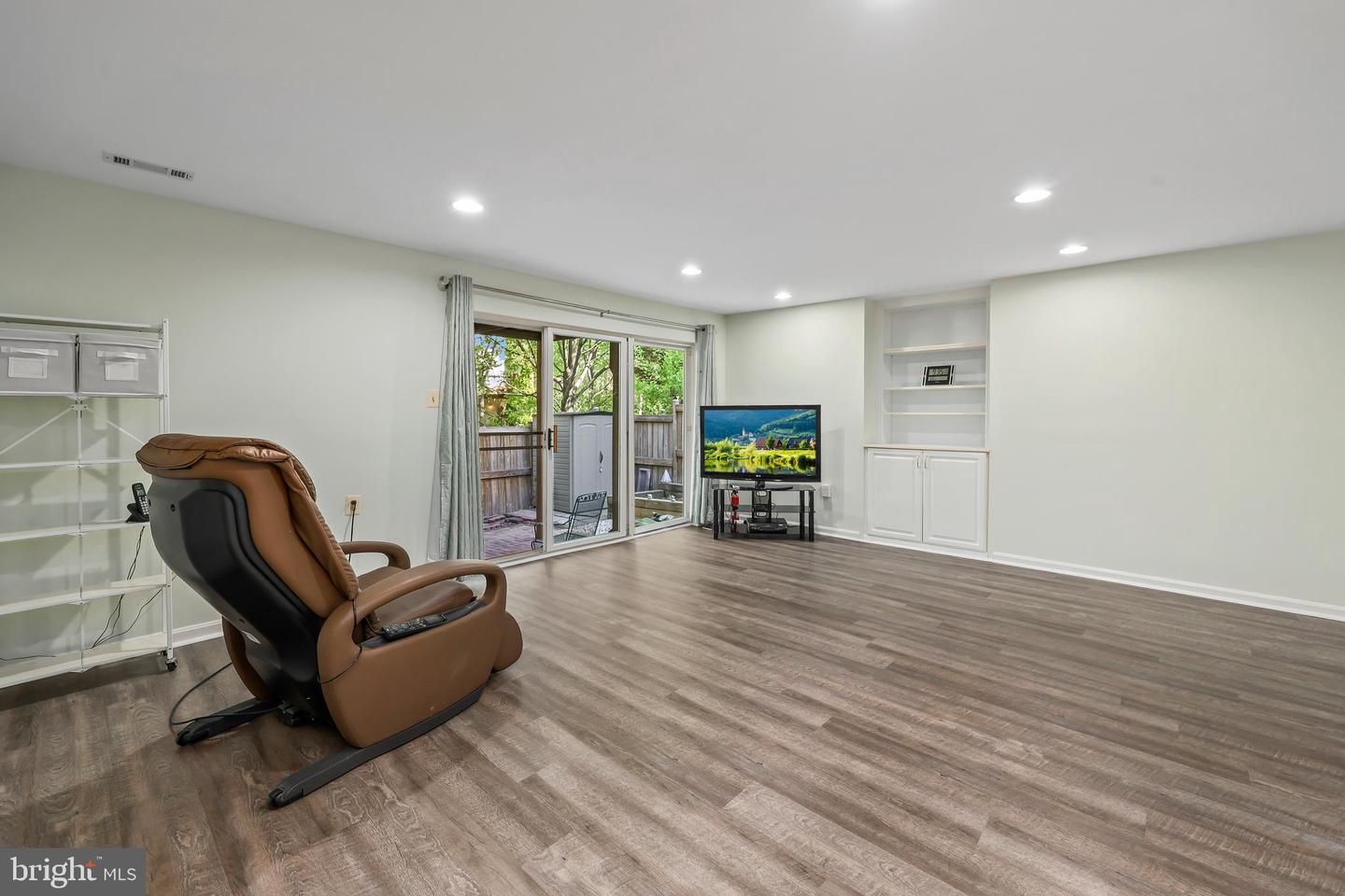 6010 HONNICUT DR, CENTREVILLE, Virginia 20121, 4 Bedrooms Bedrooms, ,3 BathroomsBathrooms,Residential,For sale,6010 HONNICUT DR,VAFX2237138 MLS # VAFX2237138