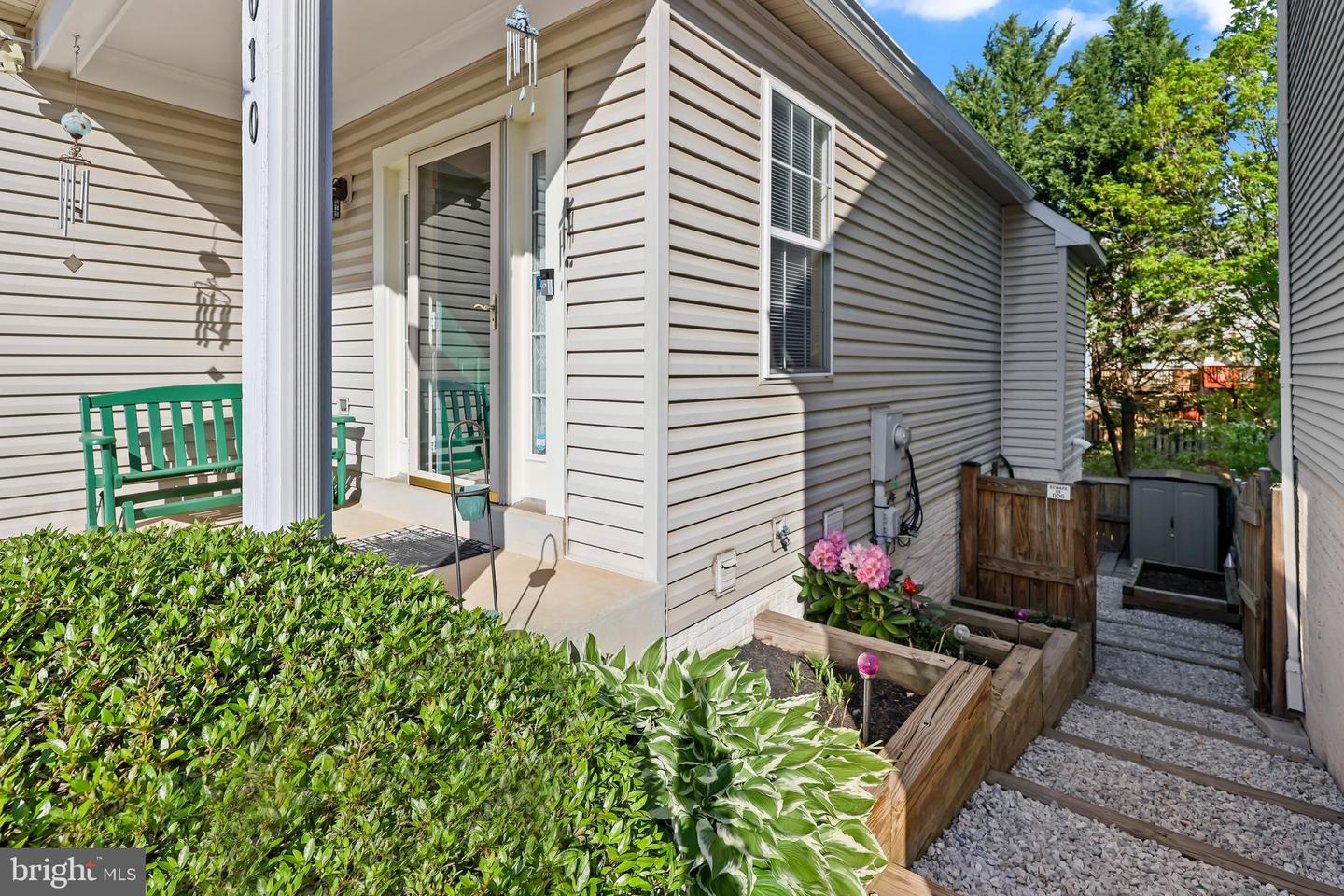 6010 HONNICUT DR, CENTREVILLE, Virginia 20121, 4 Bedrooms Bedrooms, ,3 BathroomsBathrooms,Residential,For sale,6010 HONNICUT DR,VAFX2237138 MLS # VAFX2237138