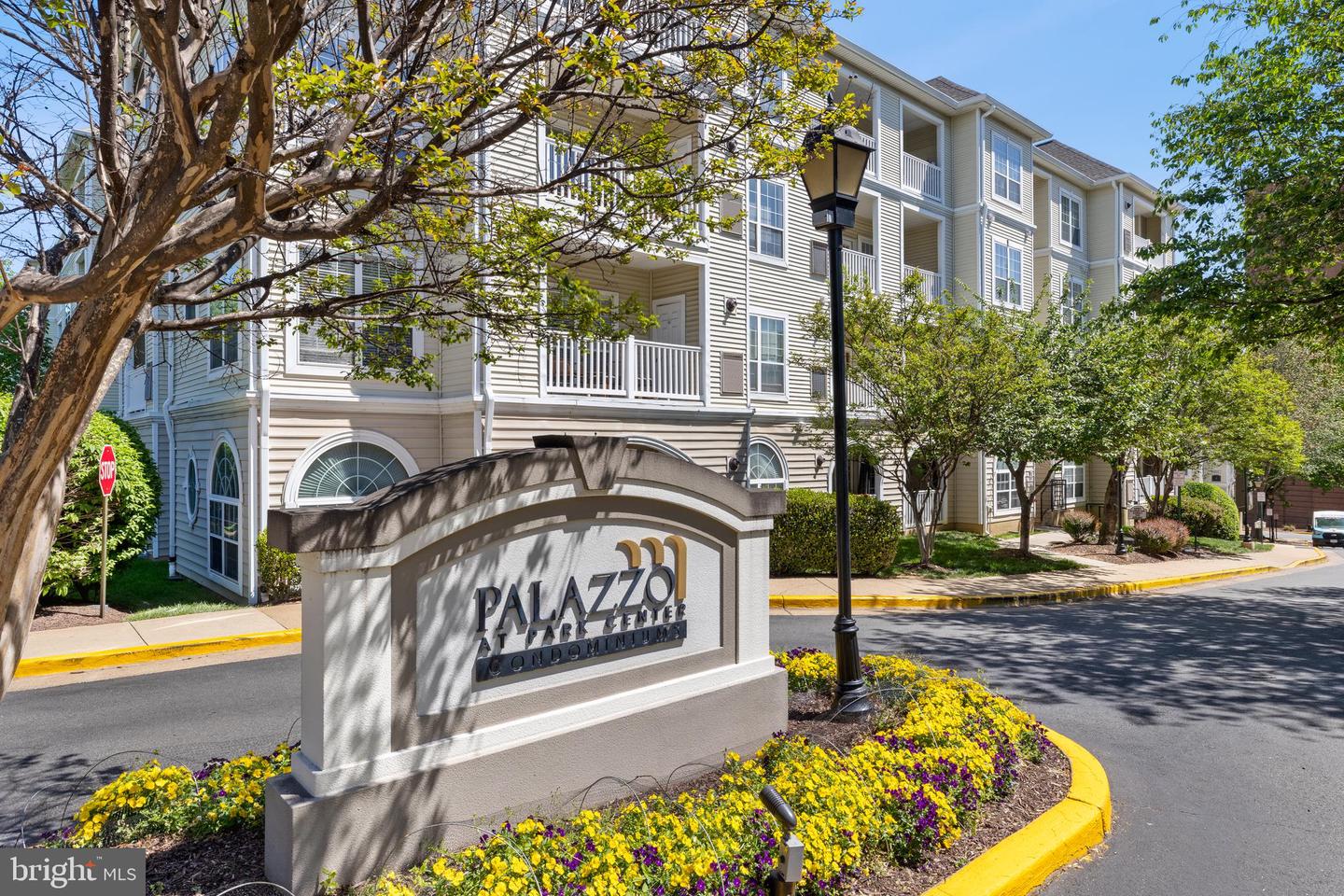 4550 STRUTFIELD LN #2203, ALEXANDRIA, Virginia 22311, 2 Bedrooms Bedrooms, ,2 BathroomsBathrooms,Residential,For sale,4550 STRUTFIELD LN #2203,VAAX2044716 MLS # VAAX2044716