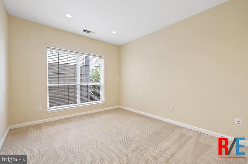 4550 STRUTFIELD LN #2203, ALEXANDRIA, Virginia 22311, 2 Bedrooms Bedrooms, ,2 BathroomsBathrooms,Residential,For sale,4550 STRUTFIELD LN #2203,VAAX2044716 MLS # VAAX2044716