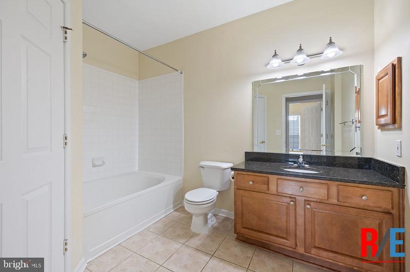 4550 STRUTFIELD LN #2203, ALEXANDRIA, Virginia 22311, 2 Bedrooms Bedrooms, ,2 BathroomsBathrooms,Residential,For sale,4550 STRUTFIELD LN #2203,VAAX2044716 MLS # VAAX2044716