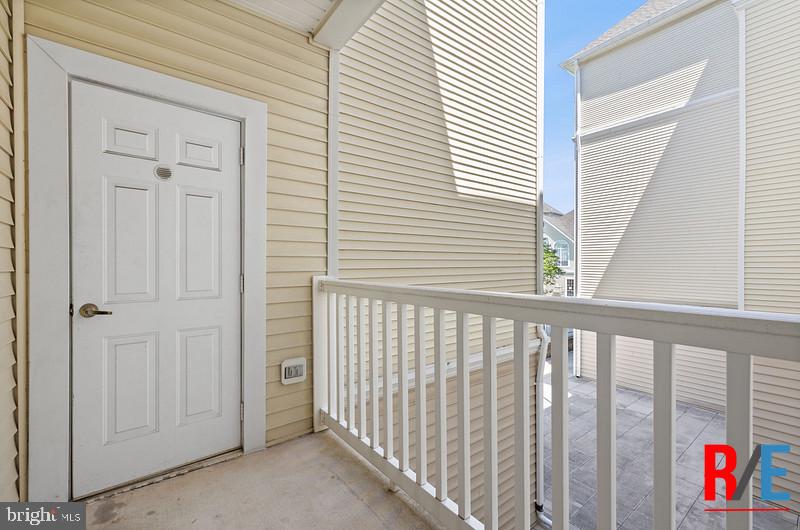 4550 STRUTFIELD LN #2203, ALEXANDRIA, Virginia 22311, 2 Bedrooms Bedrooms, ,2 BathroomsBathrooms,Residential,For sale,4550 STRUTFIELD LN #2203,VAAX2044716 MLS # VAAX2044716