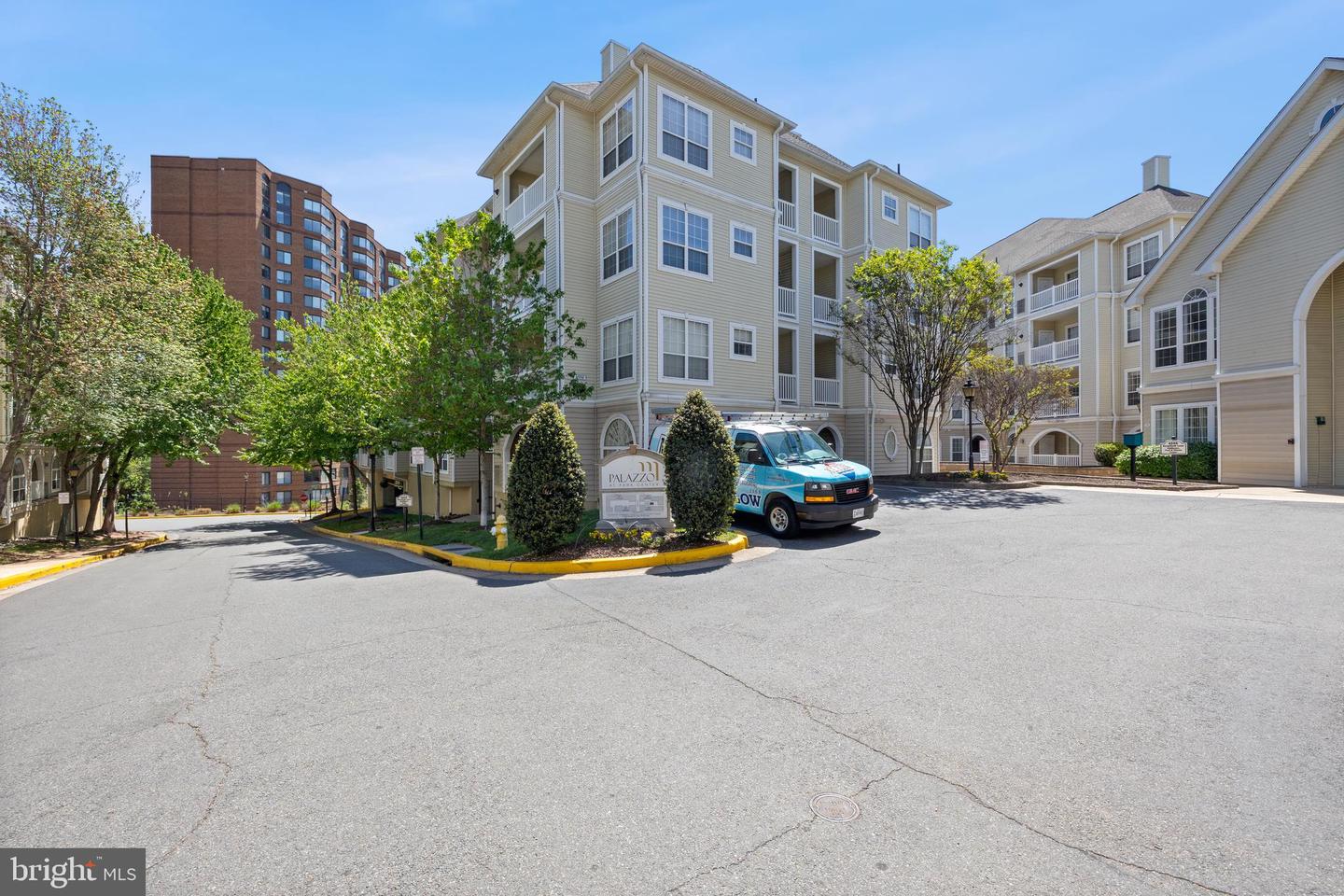 4550 STRUTFIELD LN #2203, ALEXANDRIA, Virginia 22311, 2 Bedrooms Bedrooms, ,2 BathroomsBathrooms,Residential,For sale,4550 STRUTFIELD LN #2203,VAAX2044716 MLS # VAAX2044716