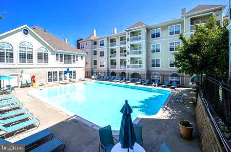 4550 STRUTFIELD LN #2203, ALEXANDRIA, Virginia 22311, 2 Bedrooms Bedrooms, ,2 BathroomsBathrooms,Residential,For sale,4550 STRUTFIELD LN #2203,VAAX2044716 MLS # VAAX2044716