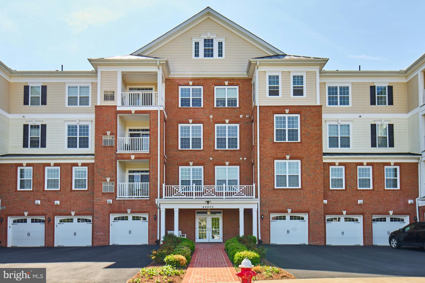44605 YORK CREST TER #403, ASHBURN, Virginia 20147, 2 Bedrooms Bedrooms, ,2 BathroomsBathrooms,Residential,For sale,44605 YORK CREST TER #403,VALO2095064 MLS # VALO2095064