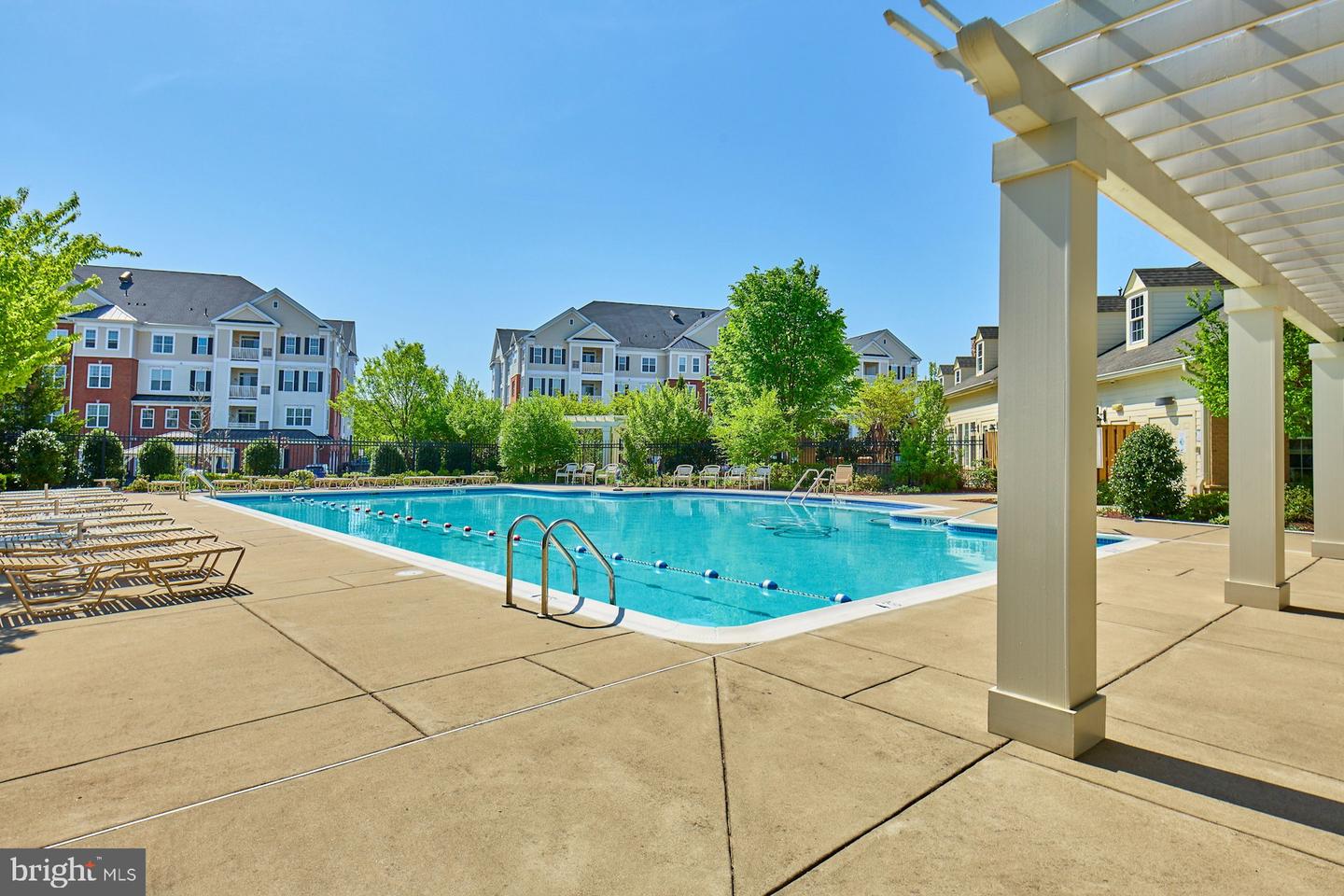 44605 YORK CREST TER #403, ASHBURN, Virginia 20147, 2 Bedrooms Bedrooms, ,2 BathroomsBathrooms,Residential,For sale,44605 YORK CREST TER #403,VALO2095064 MLS # VALO2095064