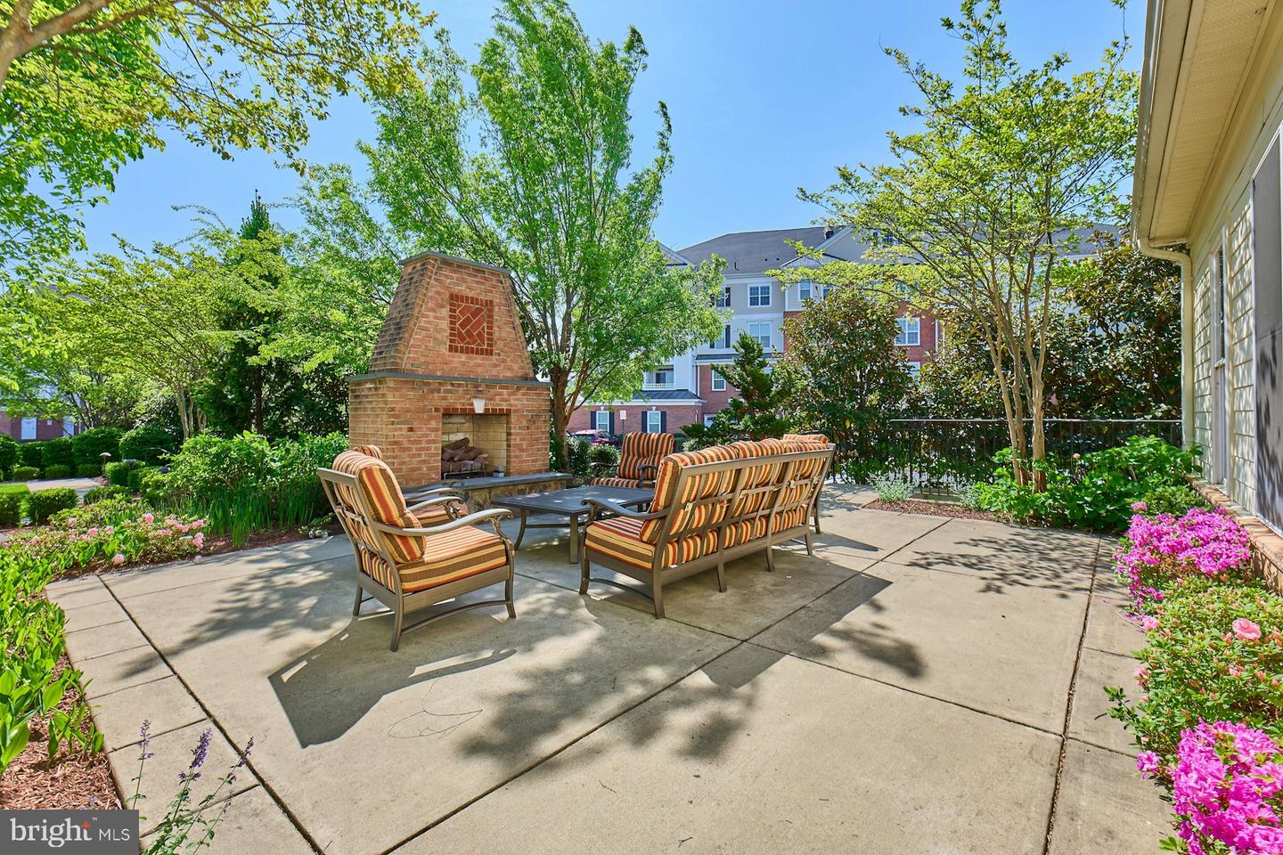 44605 YORK CREST TER #403, ASHBURN, Virginia 20147, 2 Bedrooms Bedrooms, ,2 BathroomsBathrooms,Residential,For sale,44605 YORK CREST TER #403,VALO2095064 MLS # VALO2095064
