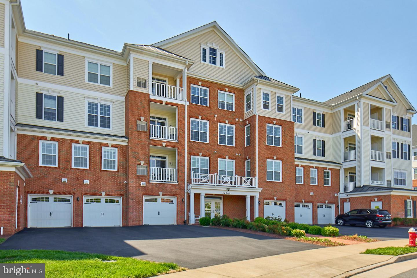 44605 YORK CREST TER #403, ASHBURN, Virginia 20147, 2 Bedrooms Bedrooms, ,2 BathroomsBathrooms,Residential,For sale,44605 YORK CREST TER #403,VALO2095064 MLS # VALO2095064