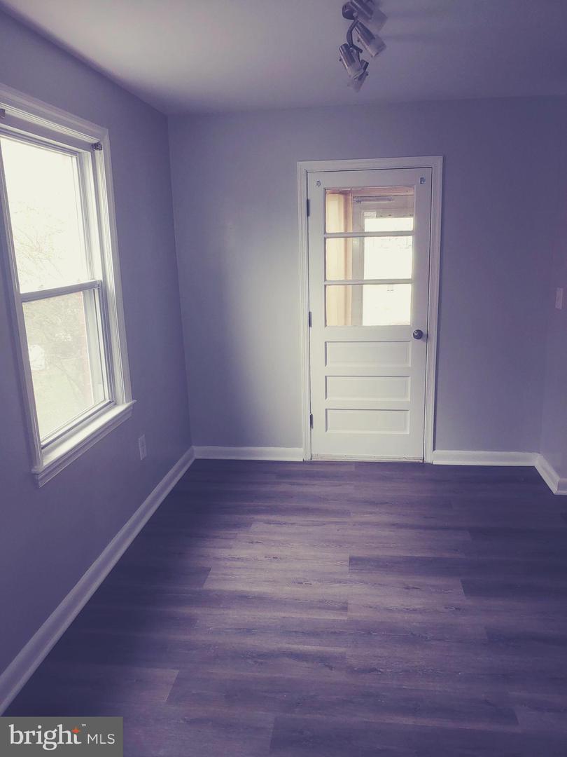 2026 S OAKLAND ST S, ARLINGTON, Virginia 22204, 2 Bedrooms Bedrooms, ,1 BathroomBathrooms,Residential,For sale,2026 S OAKLAND ST S,VAAR2056746 MLS # VAAR2056746