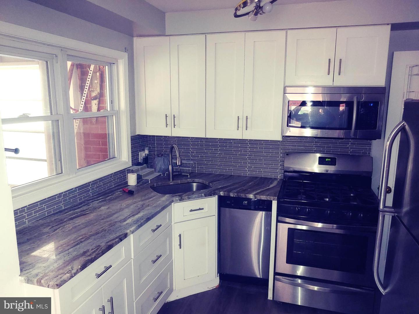 2026 S OAKLAND ST S, ARLINGTON, Virginia 22204, 2 Bedrooms Bedrooms, ,1 BathroomBathrooms,Residential,For sale,2026 S OAKLAND ST S,VAAR2056746 MLS # VAAR2056746