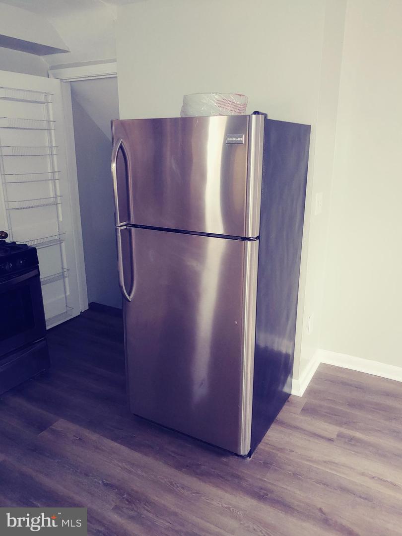 2026 S OAKLAND ST S, ARLINGTON, Virginia 22204, 2 Bedrooms Bedrooms, ,1 BathroomBathrooms,Residential,For sale,2026 S OAKLAND ST S,VAAR2056746 MLS # VAAR2056746