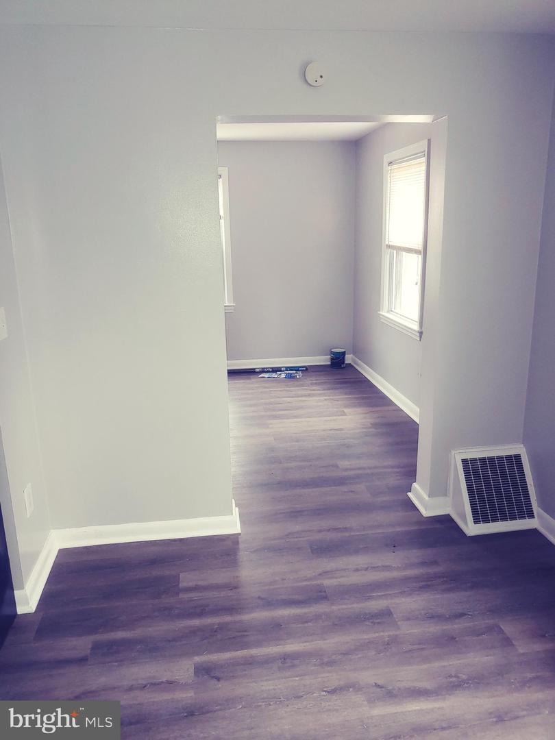 2026 S OAKLAND ST S, ARLINGTON, Virginia 22204, 2 Bedrooms Bedrooms, ,1 BathroomBathrooms,Residential,For sale,2026 S OAKLAND ST S,VAAR2056746 MLS # VAAR2056746