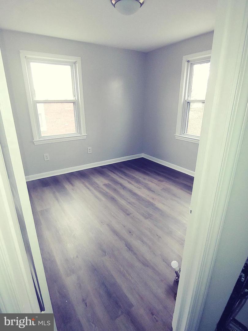 2026 S OAKLAND ST S, ARLINGTON, Virginia 22204, 2 Bedrooms Bedrooms, ,1 BathroomBathrooms,Residential,For sale,2026 S OAKLAND ST S,VAAR2056746 MLS # VAAR2056746
