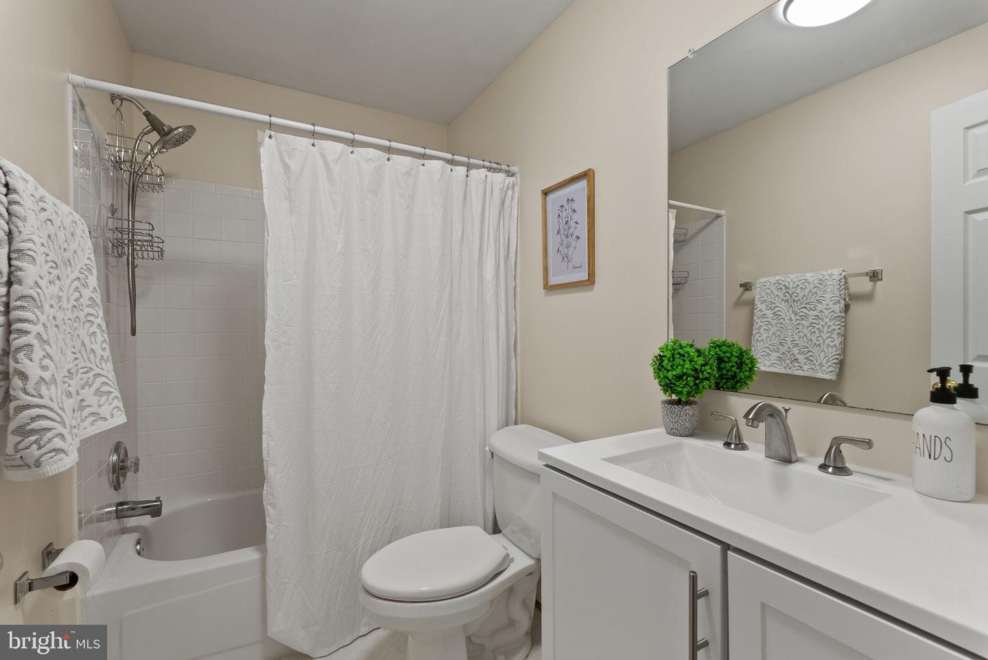 9100 WOOD SPICE LN, LORTON, Virginia 22079, 5 Bedrooms Bedrooms, ,4 BathroomsBathrooms,Residential,For sale,9100 WOOD SPICE LN,VAFX2237416 MLS # VAFX2237416
