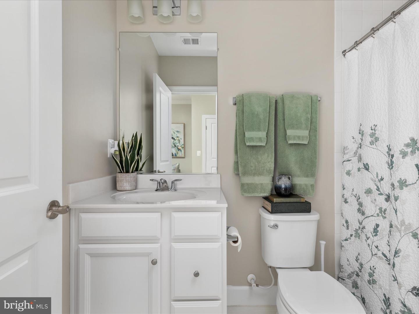6300 BERKLEY BRIDGE PL, HAYMARKET, Virginia 20169, 3 Bedrooms Bedrooms, ,3 BathroomsBathrooms,Residential,For sale,6300 BERKLEY BRIDGE PL,VAPW2093374 MLS # VAPW2093374