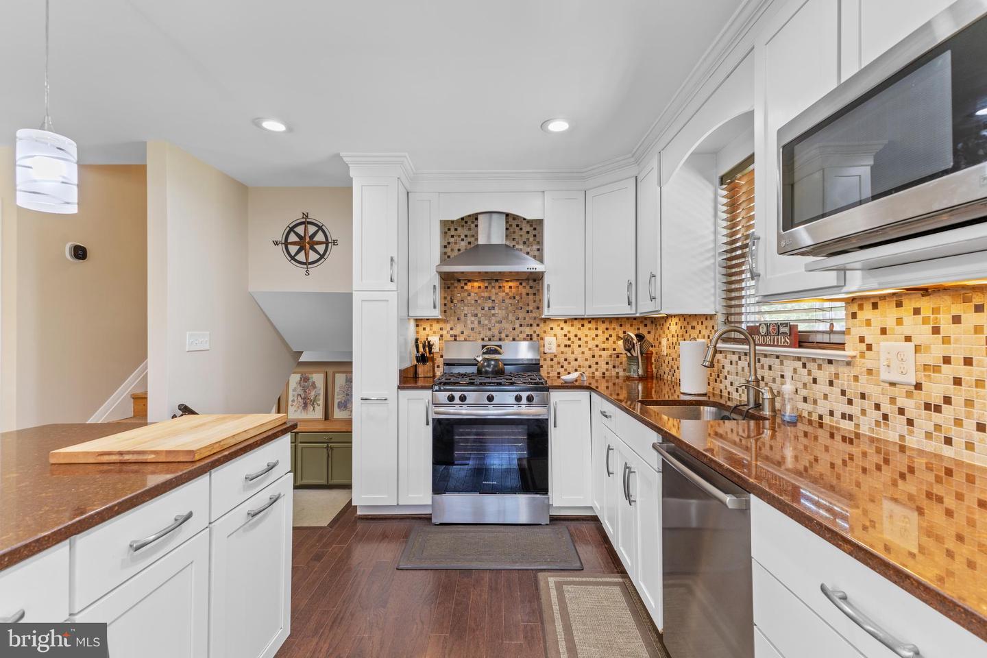 7604 HOGARTH ST, SPRINGFIELD, Virginia 22151, 3 Bedrooms Bedrooms, ,1 BathroomBathrooms,Residential,For sale,7604 HOGARTH ST,VAFX2237258 MLS # VAFX2237258