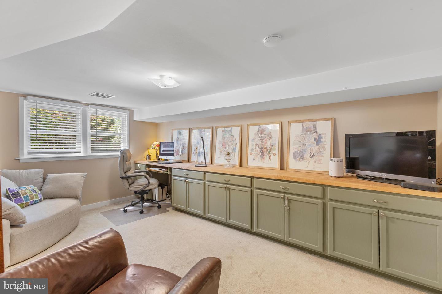 7604 HOGARTH ST, SPRINGFIELD, Virginia 22151, 3 Bedrooms Bedrooms, ,1 BathroomBathrooms,Residential,For sale,7604 HOGARTH ST,VAFX2237258 MLS # VAFX2237258