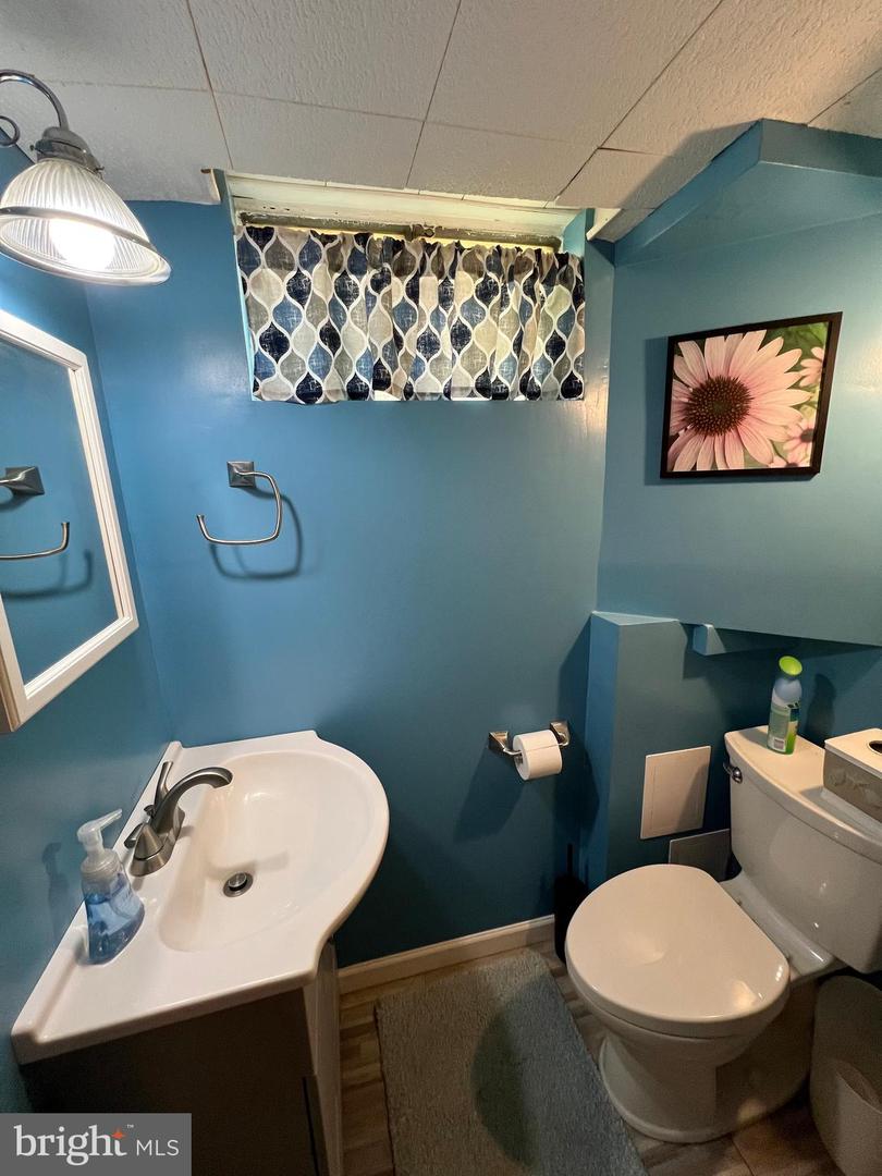 7604 HOGARTH ST, SPRINGFIELD, Virginia 22151, 3 Bedrooms Bedrooms, ,1 BathroomBathrooms,Residential,For sale,7604 HOGARTH ST,VAFX2237258 MLS # VAFX2237258