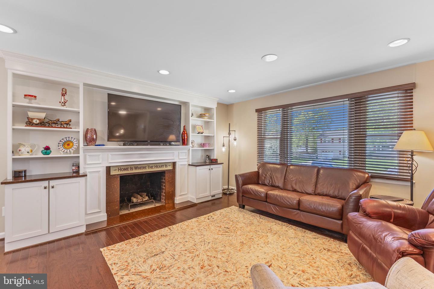 7604 HOGARTH ST, SPRINGFIELD, Virginia 22151, 3 Bedrooms Bedrooms, ,1 BathroomBathrooms,Residential,For sale,7604 HOGARTH ST,VAFX2237258 MLS # VAFX2237258