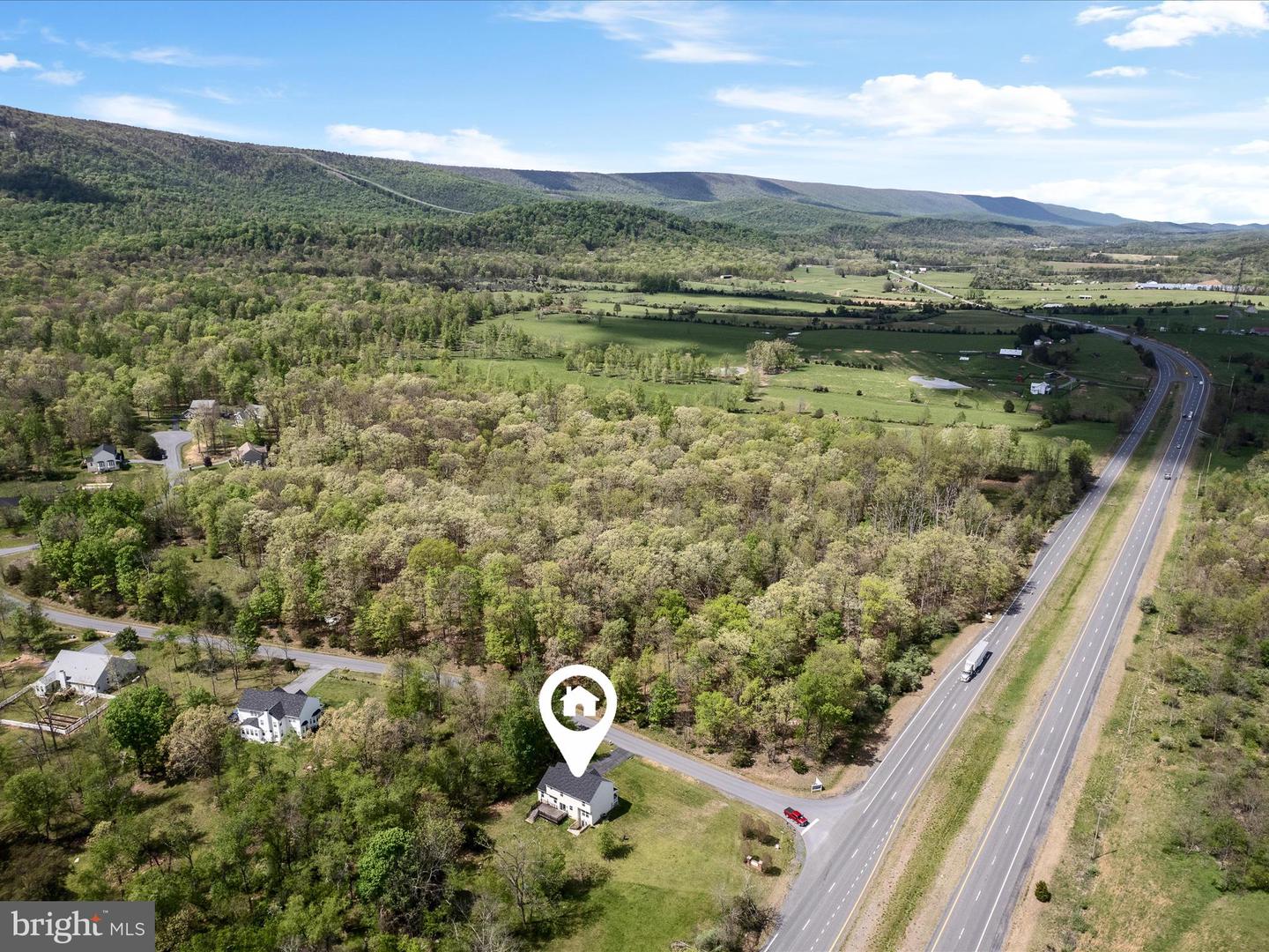 111 CACAPON LN, CROSS JUNCTION, Virginia 22625, 4 Bedrooms Bedrooms, ,2 BathroomsBathrooms,Residential,For sale,111 CACAPON LN,VAFV2033790 MLS # VAFV2033790