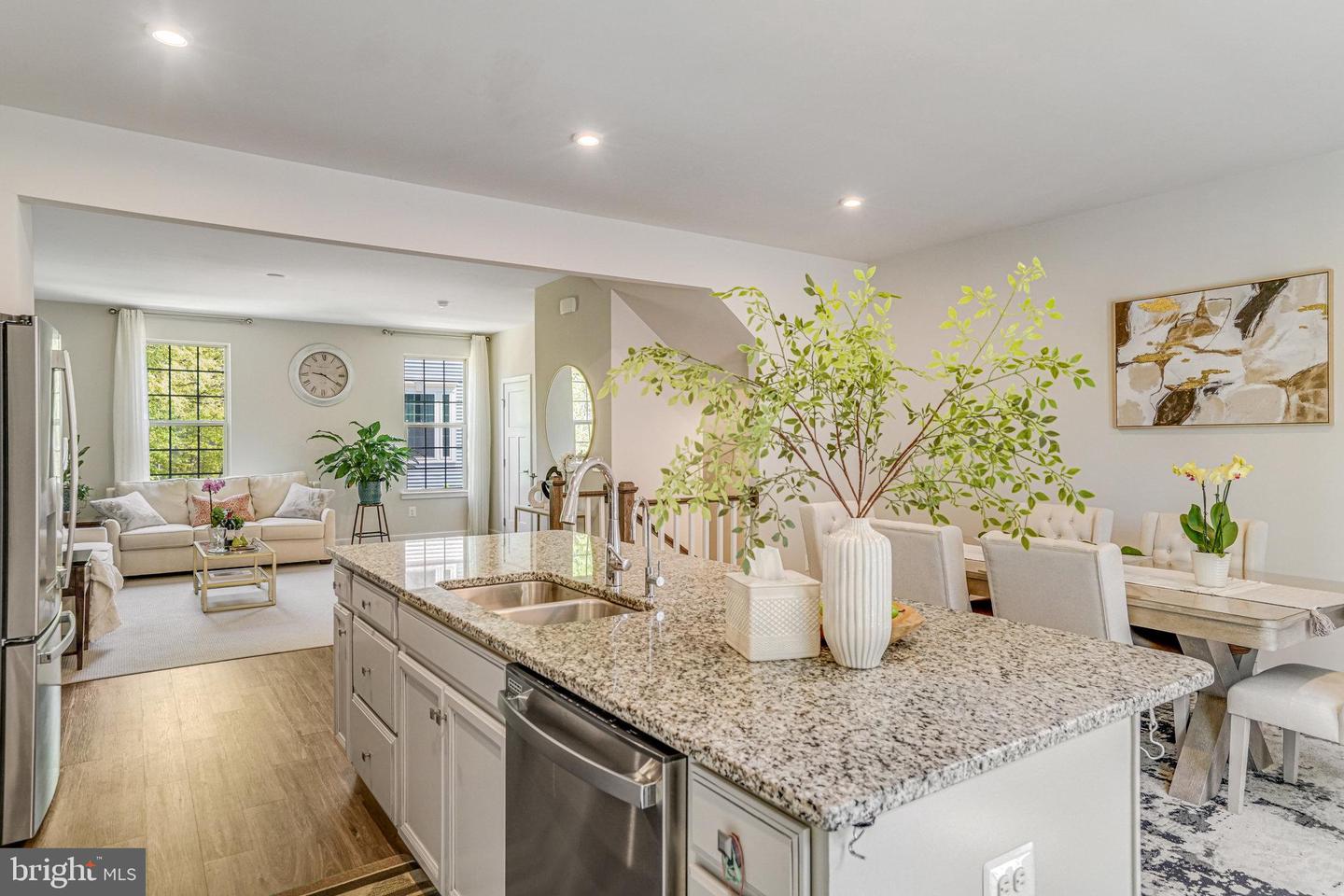 7823 FRANCIS DICKENS LN, ANNANDALE, Virginia 22003, 4 Bedrooms Bedrooms, ,3 BathroomsBathrooms,Residential,For sale,7823 FRANCIS DICKENS LN,VAFX2237604 MLS # VAFX2237604