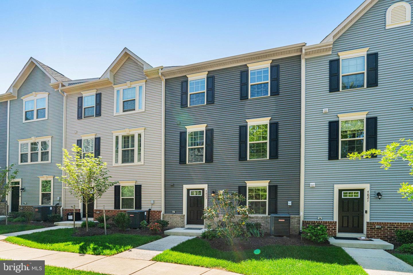 7823 FRANCIS DICKENS LN, ANNANDALE, Virginia 22003, 4 Bedrooms Bedrooms, ,3 BathroomsBathrooms,Residential,For sale,7823 FRANCIS DICKENS LN,VAFX2237604 MLS # VAFX2237604