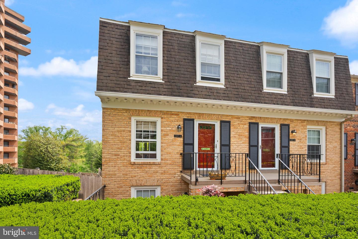 3267 SUTTON PL NW #C, WASHINGTON, District Of Columbia 20016, 2 Bedrooms Bedrooms, ,3 BathroomsBathrooms,Residential,For sale,3267 SUTTON PL NW #C,DCDC2198102 MLS # DCDC2198102