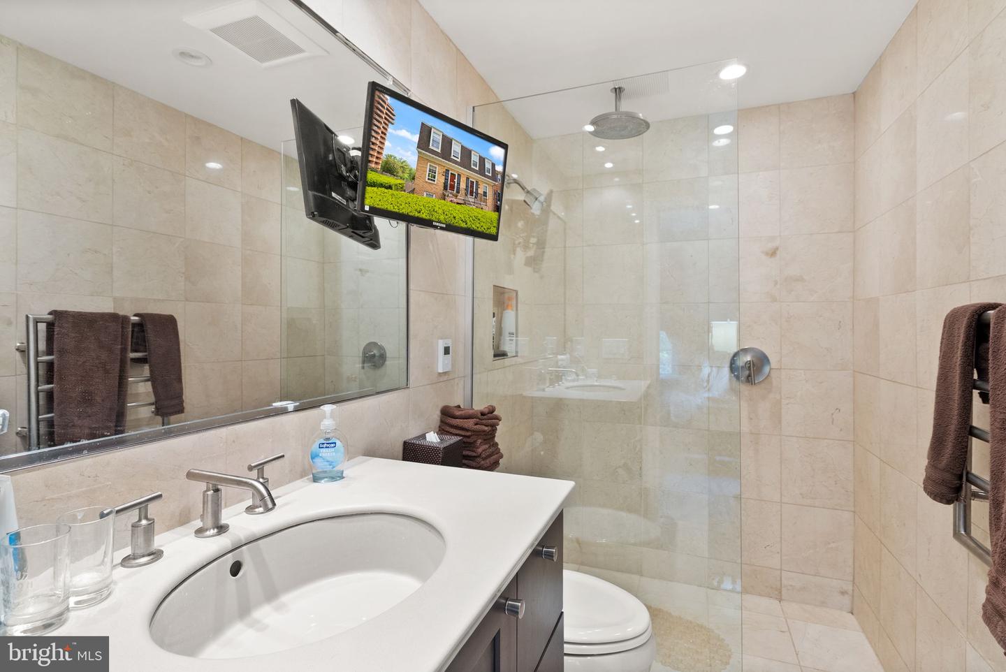 3267 SUTTON PL NW #C, WASHINGTON, District Of Columbia 20016, 2 Bedrooms Bedrooms, ,3 BathroomsBathrooms,Residential,For sale,3267 SUTTON PL NW #C,DCDC2198102 MLS # DCDC2198102