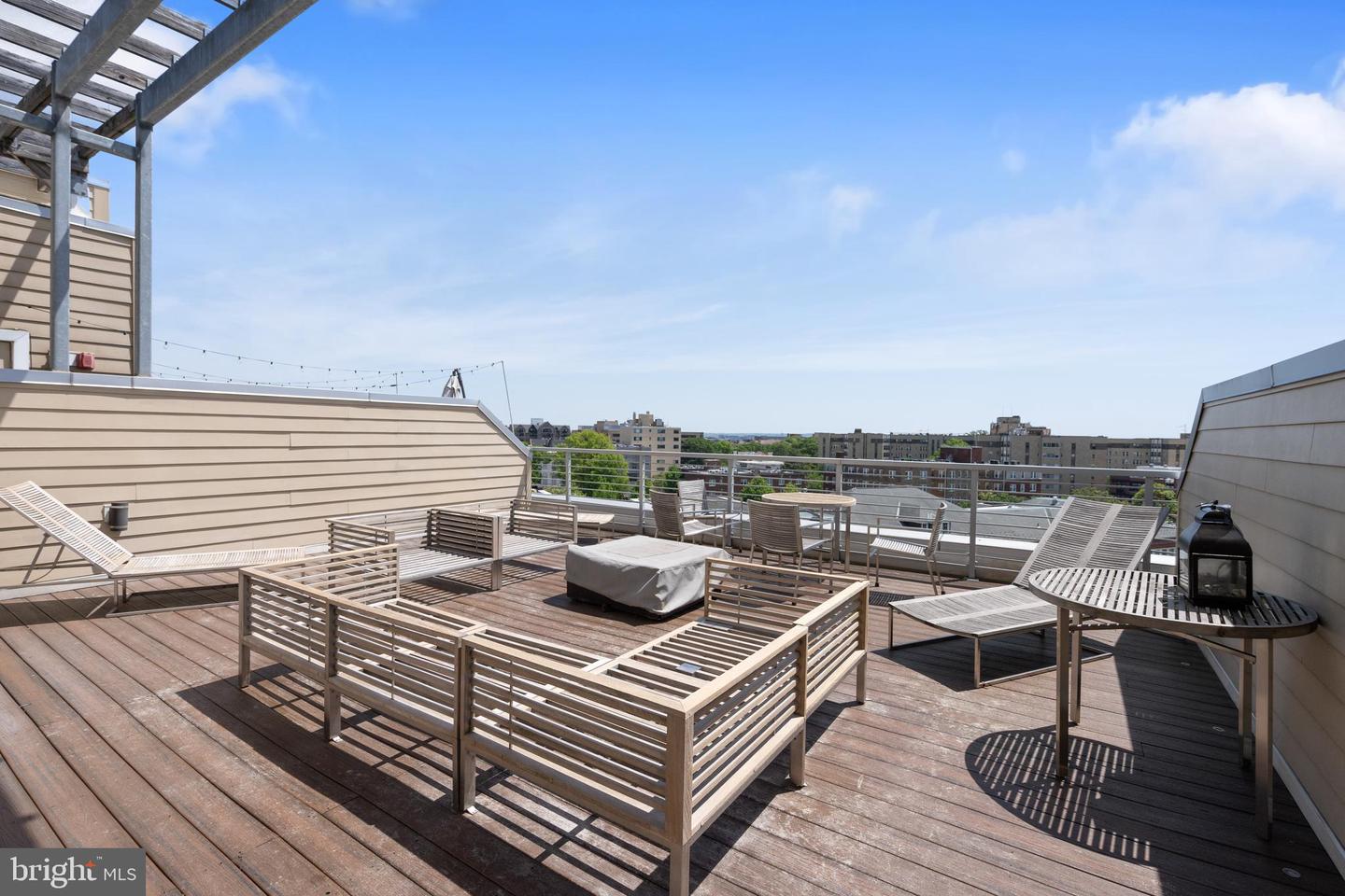 2550 17TH ST NW #401, WASHINGTON, District Of Columbia 20009, 1 Bedroom Bedrooms, ,1 BathroomBathrooms,Residential,For sale,2550 17TH ST NW #401,DCDC2198128 MLS # DCDC2198128