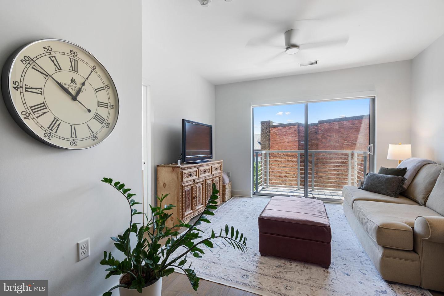 2550 17TH ST NW #401, WASHINGTON, District Of Columbia 20009, 1 Bedroom Bedrooms, ,1 BathroomBathrooms,Residential,For sale,2550 17TH ST NW #401,DCDC2198128 MLS # DCDC2198128