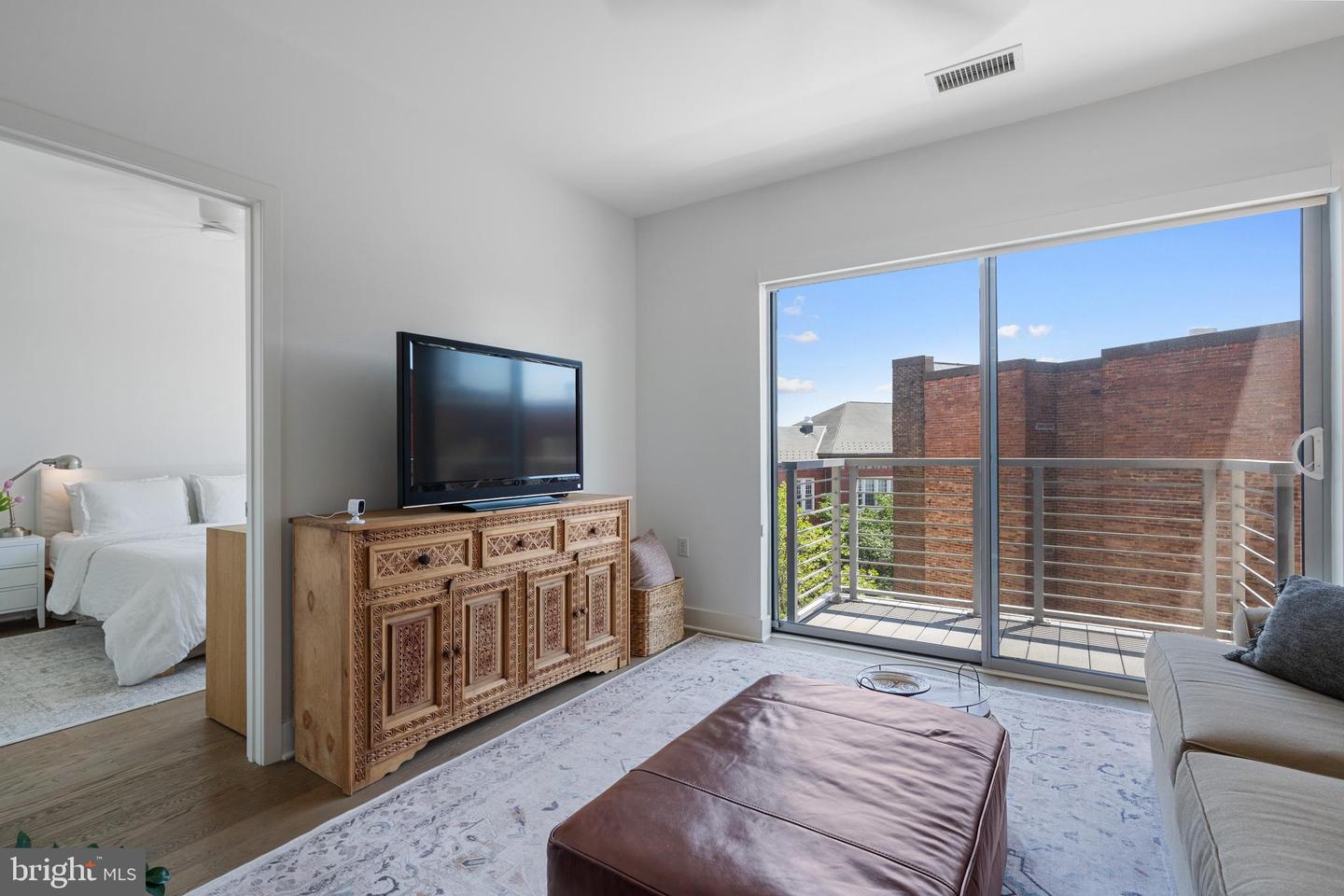 2550 17TH ST NW #401, WASHINGTON, District Of Columbia 20009, 1 Bedroom Bedrooms, ,1 BathroomBathrooms,Residential,For sale,2550 17TH ST NW #401,DCDC2198128 MLS # DCDC2198128