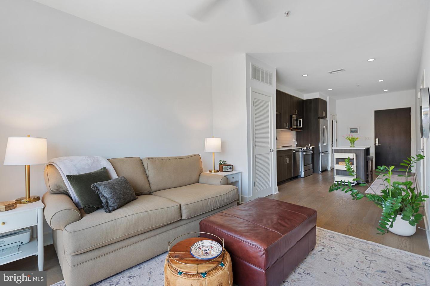 2550 17TH ST NW #401, WASHINGTON, District Of Columbia 20009, 1 Bedroom Bedrooms, ,1 BathroomBathrooms,Residential,For sale,2550 17TH ST NW #401,DCDC2198128 MLS # DCDC2198128