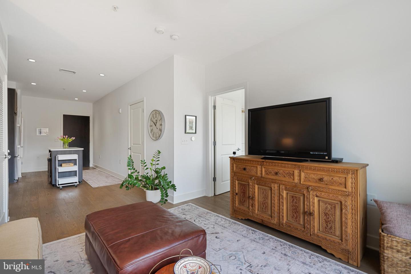 2550 17TH ST NW #401, WASHINGTON, District Of Columbia 20009, 1 Bedroom Bedrooms, ,1 BathroomBathrooms,Residential,For sale,2550 17TH ST NW #401,DCDC2198128 MLS # DCDC2198128