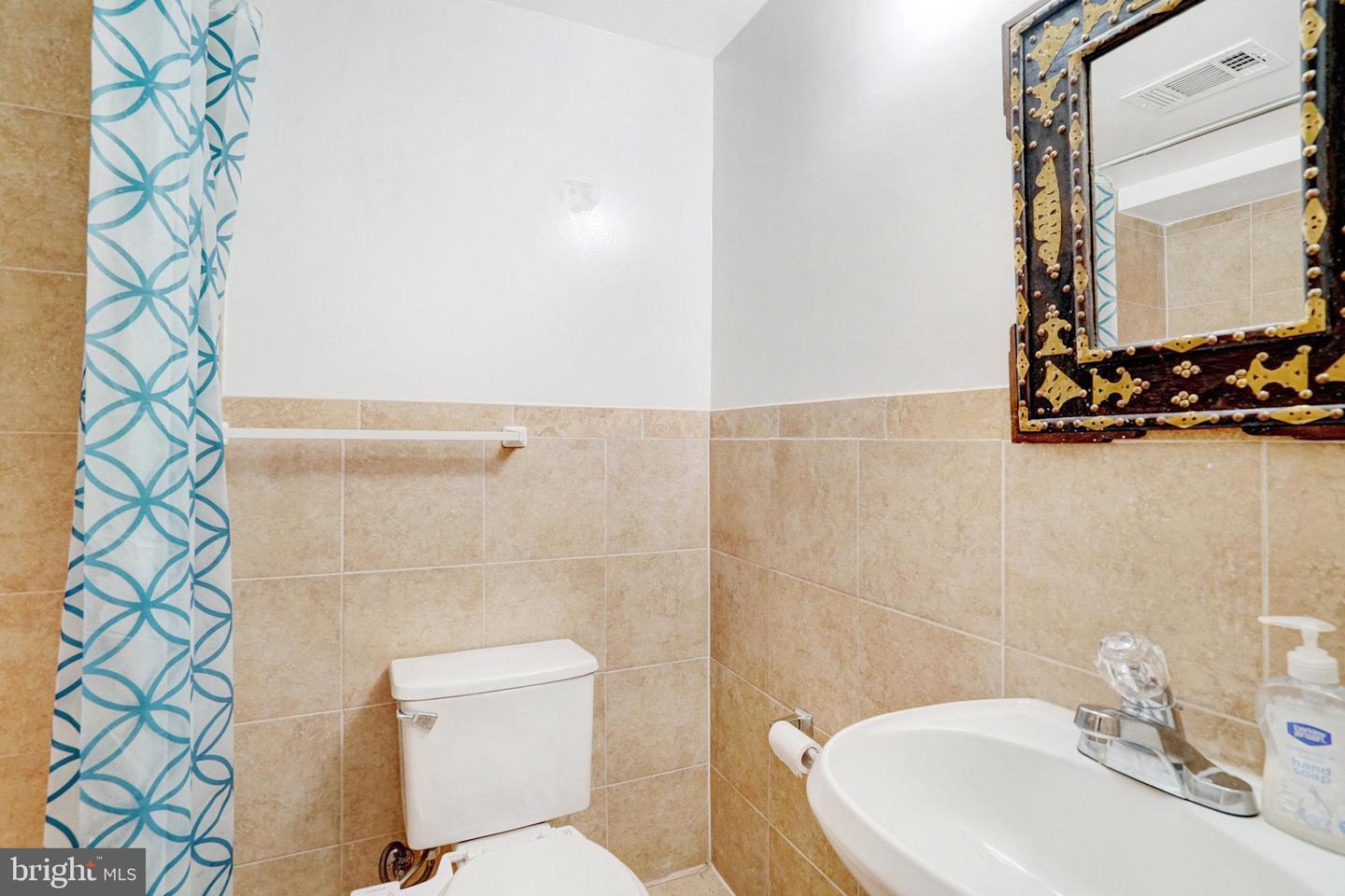9239 SAND CREEK CT, BURKE, Virginia 22015, 4 Bedrooms Bedrooms, ,3 BathroomsBathrooms,Residential,For sale,9239 SAND CREEK CT,VAFX2237606 MLS # VAFX2237606
