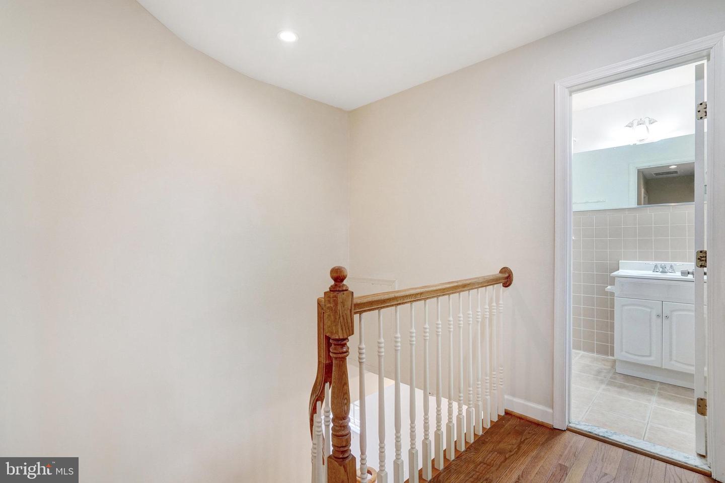 9239 SAND CREEK CT, BURKE, Virginia 22015, 4 Bedrooms Bedrooms, ,3 BathroomsBathrooms,Residential,For sale,9239 SAND CREEK CT,VAFX2237606 MLS # VAFX2237606