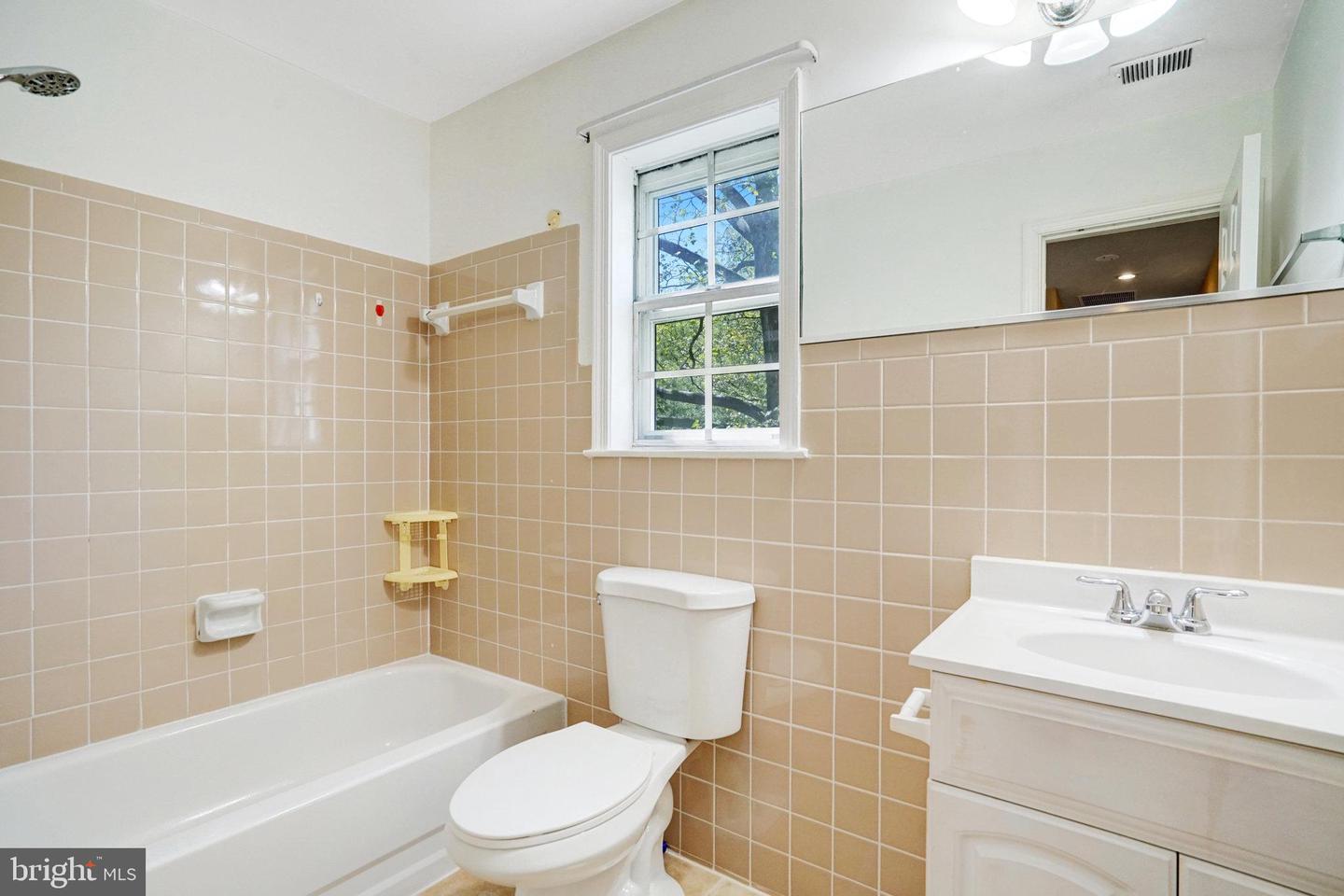 9239 SAND CREEK CT, BURKE, Virginia 22015, 4 Bedrooms Bedrooms, ,3 BathroomsBathrooms,Residential,For sale,9239 SAND CREEK CT,VAFX2237606 MLS # VAFX2237606